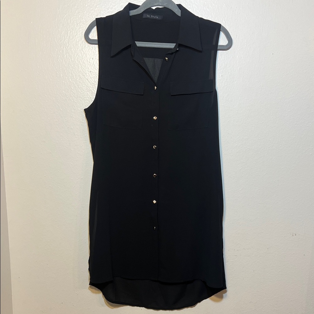 Sleek Modern Black Sleeveless Gold Button-Down Semi Sheer Sleeveless Shirt Large